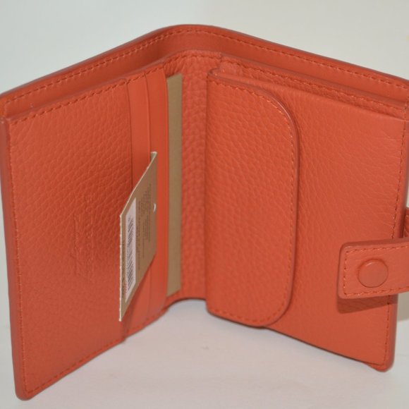 NWT BURBERRY  SOFT LEATHER LAKESIDE BI - FOLD WALLET - Picture 8 of 9